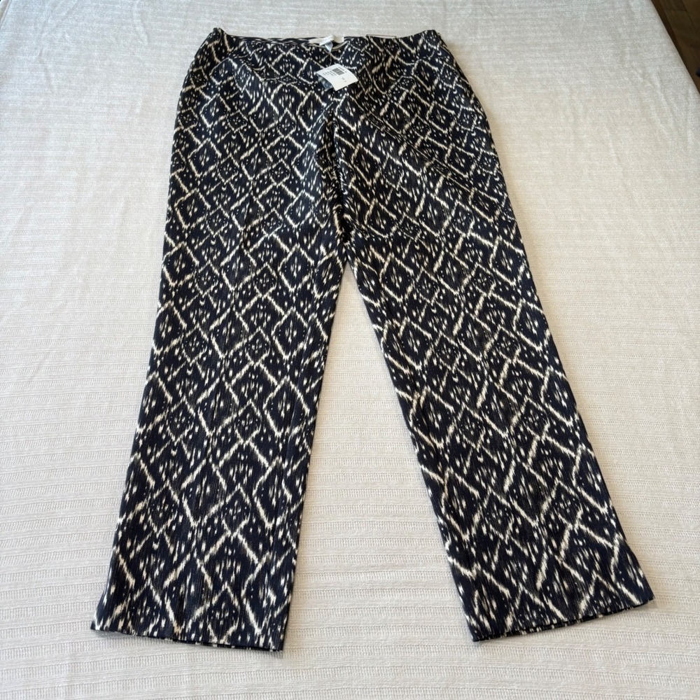 Chicos Tribal Print Side Zip Ankle Pants Black White Ultimate Fit Size 0.5 NEW